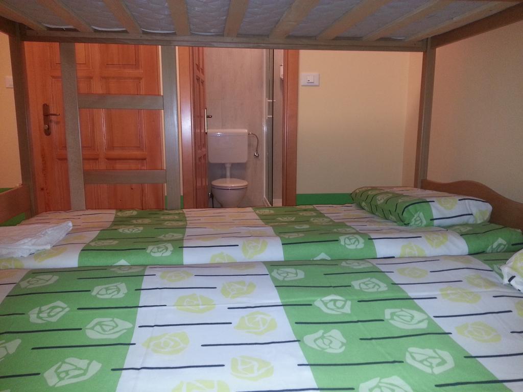 Europa Hostel Portoroz Room photo